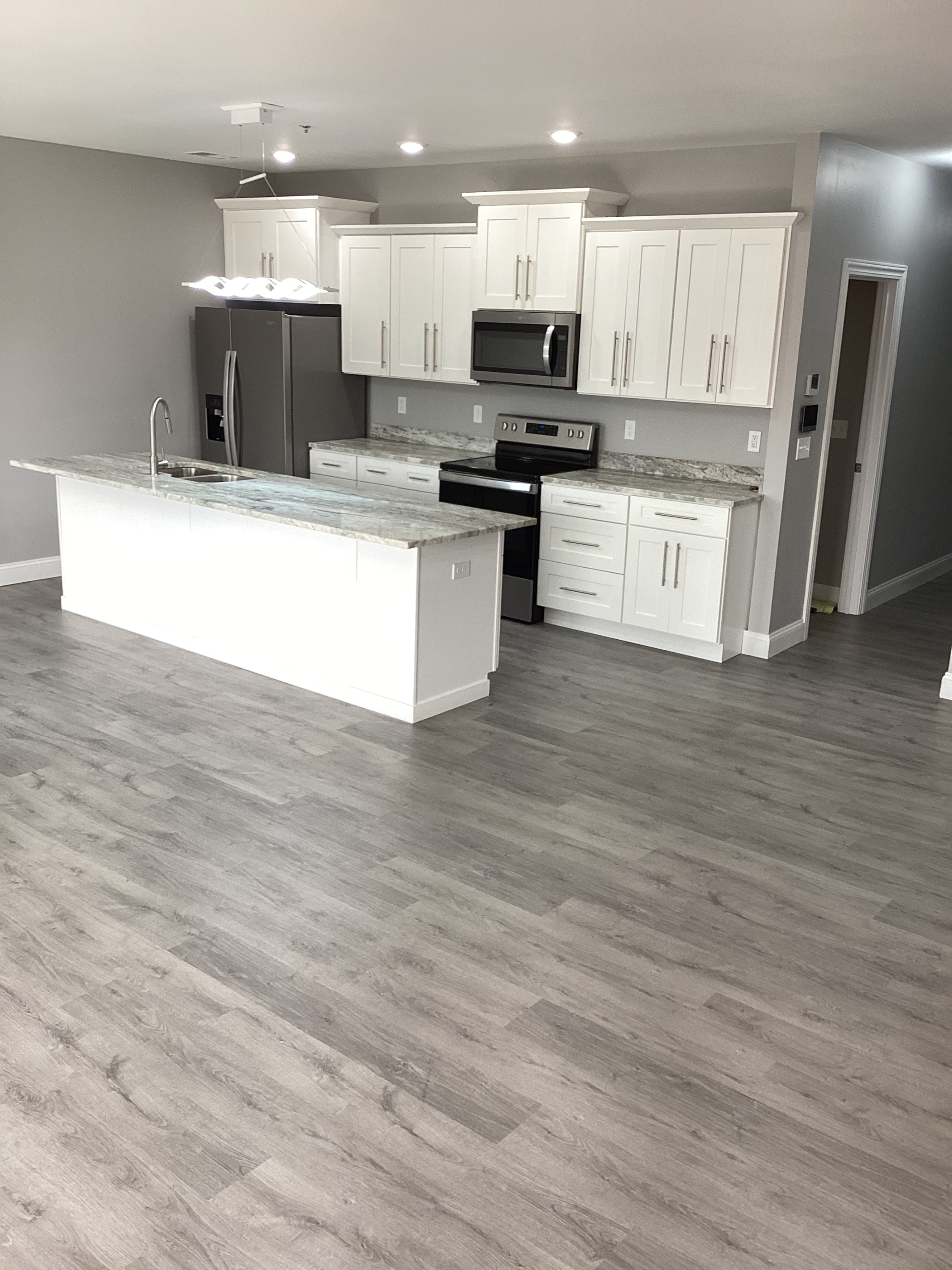 318 Grand River Avenue - 307